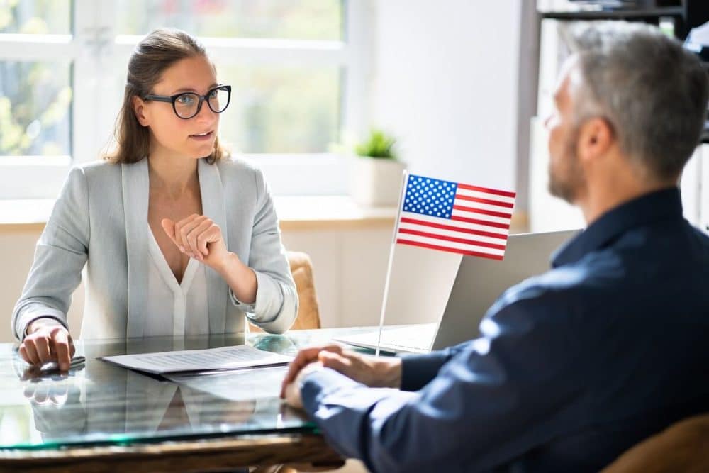 Dele Vuelta A La Situación Tras Negación Con Un Abogado De Green Card